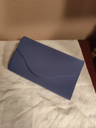 Precioso Bolso de fiesta azul con cadena dorada