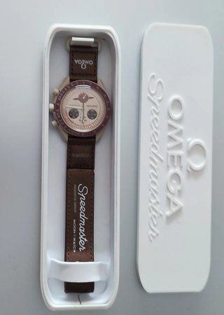 Caja para reloj con logo Omega