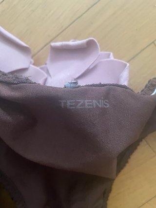 Trikini Tezenis Negro con Flores Moradas