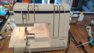 Remalladora Husqvarna Viking HuskyLock 905