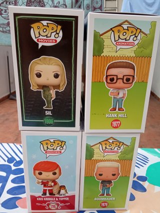 Lote 4 Funkos , 1979, 1795,1977 Y 1906. leer todo.