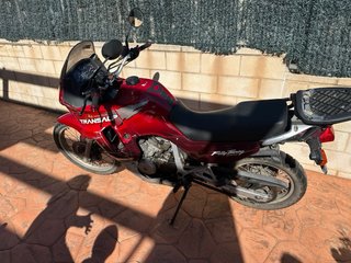 Honda Transalp 600V Roja y Negra