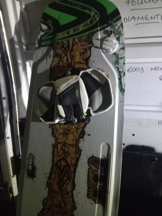 Tabla Kite Surf con straps twin tip 134×40
