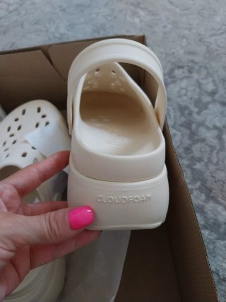 Zuecos Adidas Beige