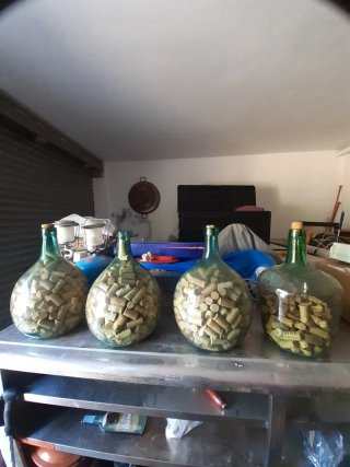 Garrafas antiguas de vidrio. 4 uds.