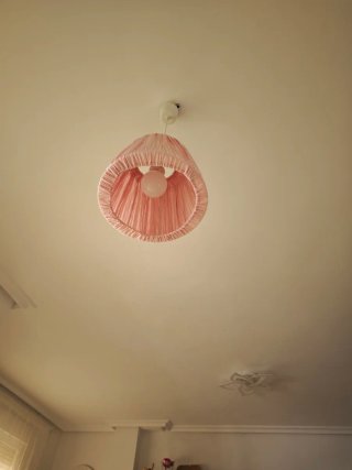 Lámpara de techo rosa IKEA Hemsta