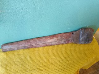 ANTIGUA FUNDA DE CUERO