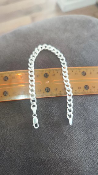 Pulsera de plata para hombre nueva.
