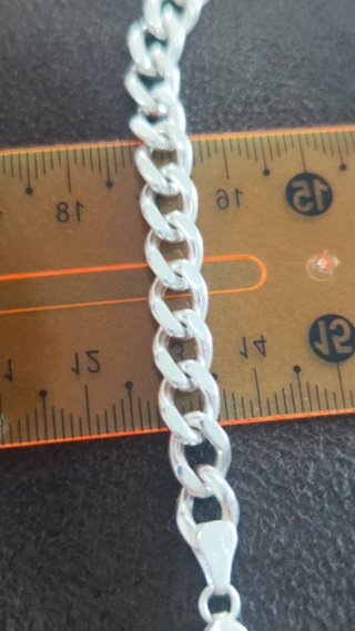 Pulsera de plata para hombre nueva.