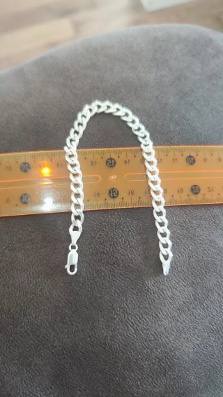Pulsera de plata para hombre nueva.