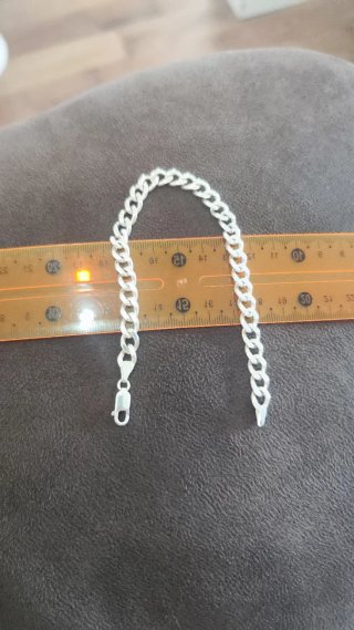 Pulsera de plata para hombre nueva.