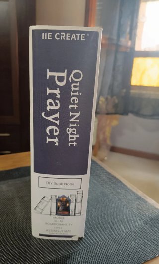 Kit Construcción DIY Book Nook Quiet Night Prayer