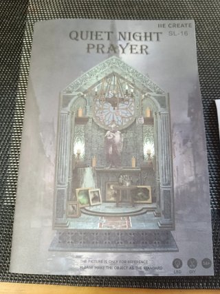 Kit Construcción DIY Book Nook Quiet Night Prayer