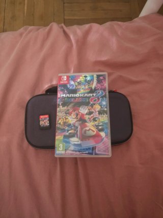 Nintendo Switch Lite + Mario Kart 8 Deluxe + Estuc