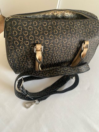 Bolso Guess Original Monogram Marrón y Beige