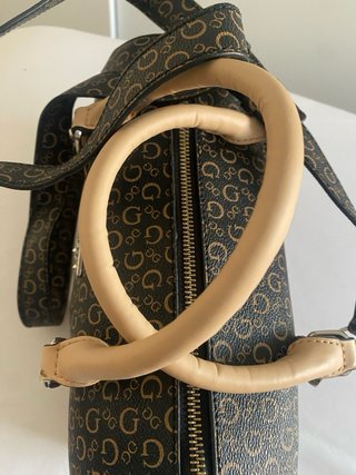 Bolso Guess Original Monogram Marrón y Beige