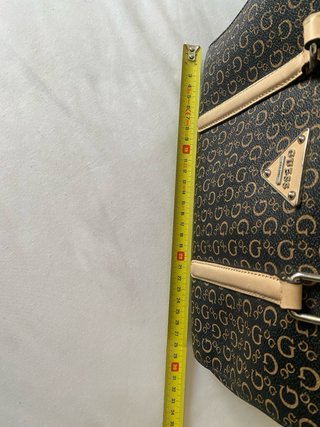 Bolso Guess Original Monogram Marrón y Beige