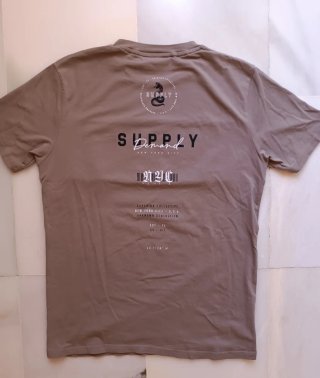 Camiseta Supply & Demand M Marrón