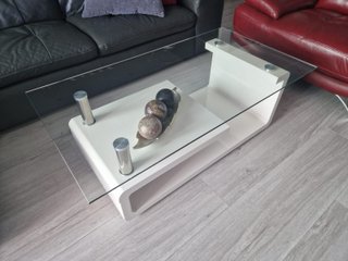 Mesa centro moderna cristal y blanco