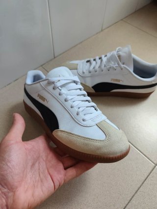 Zapatillas Puma Blancas y Negras
