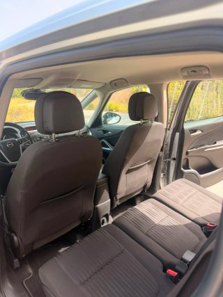 Opel Zafira Tourer 2012 MOTOR recien CAMBIADO