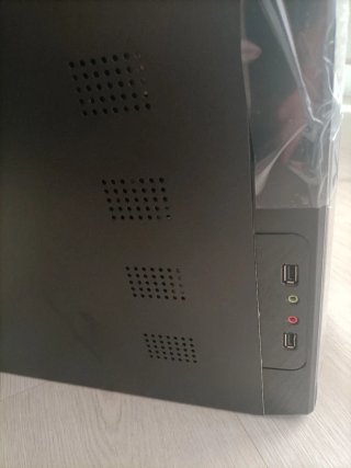 Caja ATX Qori con fuente 500W