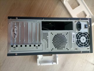 Caja ATX Qori con fuente 500W