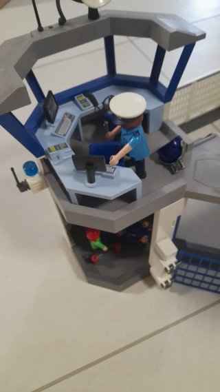 Stazione Polizia Playmobil con accessori