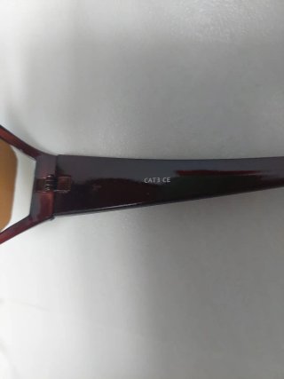 Gafas de sol marrones