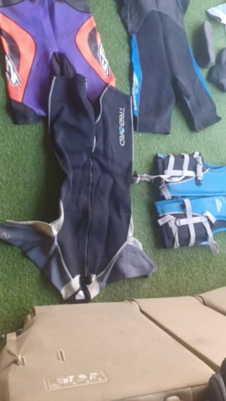 Giacche Jetski Nero e Blu. 3 in neoprene, 2 giacche