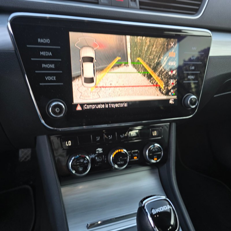 Škoda Superb 2.0 TDI Ambition (2020-) 2023, foto 13