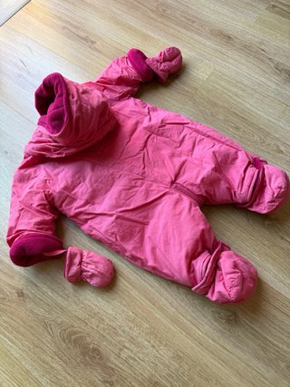 Fato de neve rosa para bebé