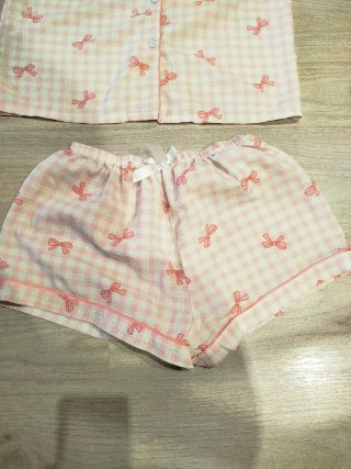 Pijama corto cuadros rosa y lazos