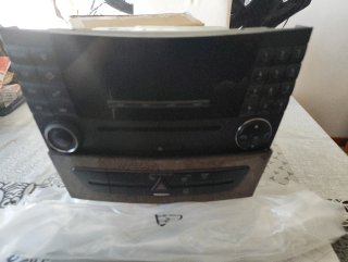 Radio CD Mercedes W211 original Modelo MF2770