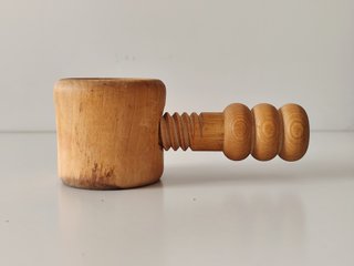 Lote 3 Cascanueces: Madera, Muelle y Pinza
