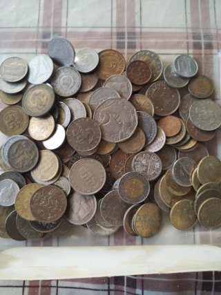 Lote monedas mundo son 2 bolsas de 500 gramos