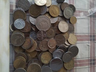 Lote monedas mundo son 2 bolsas de 500 gramos
