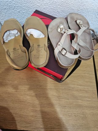 Sandalias Piel Beige. Y Cuero Regenerado