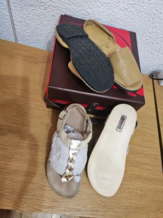 Sandalias Piel Beige. Y Cuero Regenerado