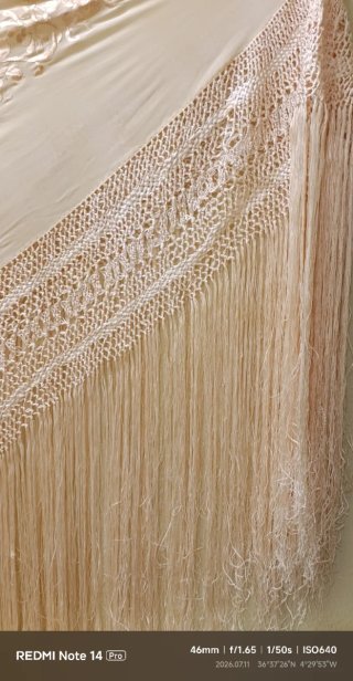 Mantón de Manila Beige con Flecos de seda natural