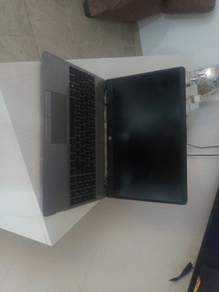 Ordenador portátil HP gris