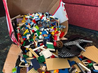 Caja grande de piezas LEGO surtidas – buen estado