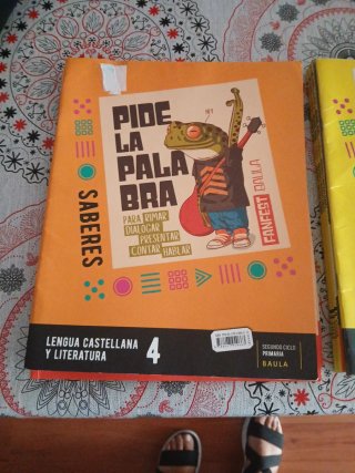 Libros de lengua catalana y lengua carala 4° de pr
