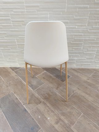 Silla blanca moderna