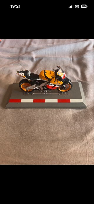Moto GP Escala 1:18 Honda RC211V Nicky Hayden