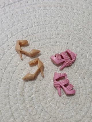 Accesorios para Barbie: Zapatos Mattel
