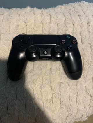 PS4 Negra