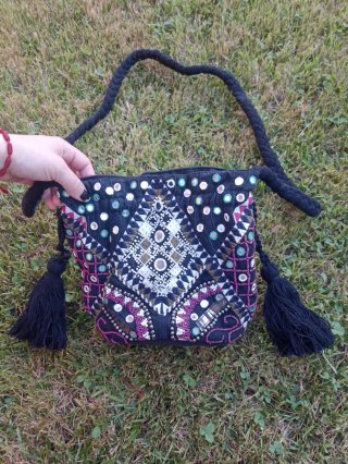 Bolso Strena bordado con flecos