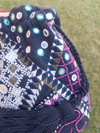 Bolso Strena bordado con flecos