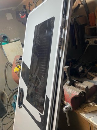 Puerta Autocaravana con Ventana